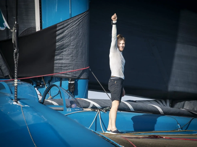 VO_161122RDR_033212-1